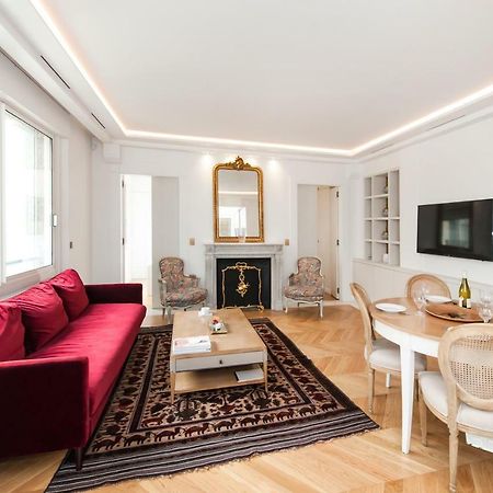 Luxury Montaigne Apartment Париж Экстерьер фото