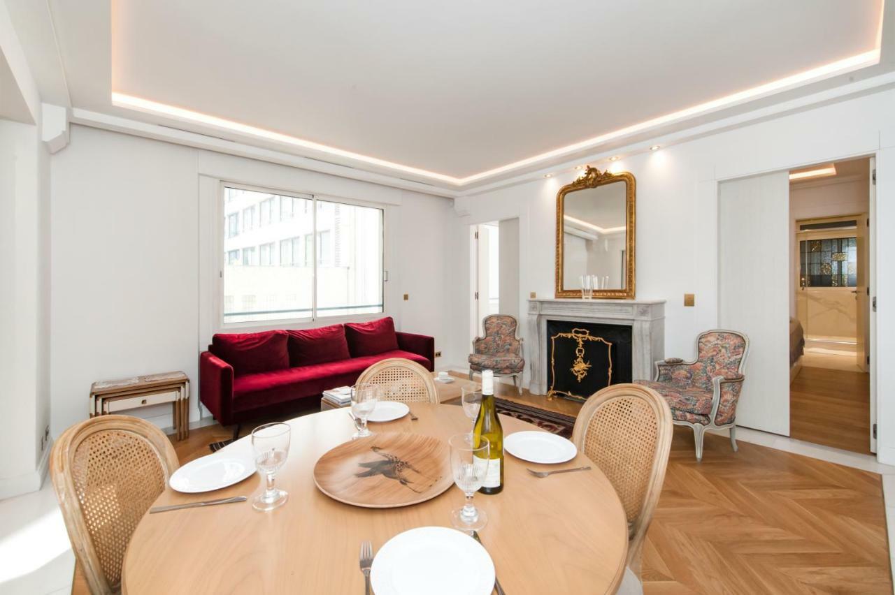 Luxury Montaigne Apartment Париж Экстерьер фото