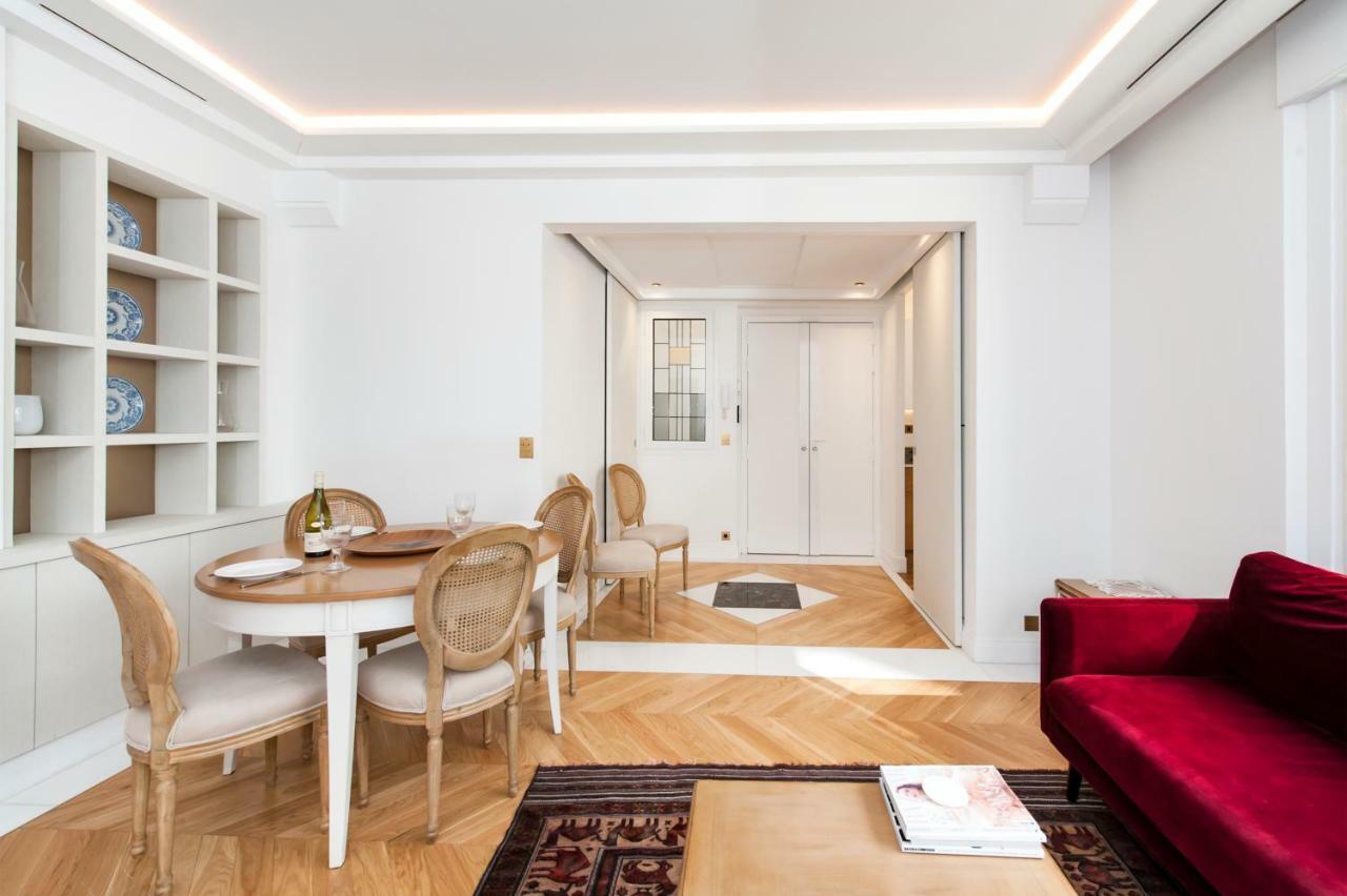 Luxury Montaigne Apartment Париж Экстерьер фото