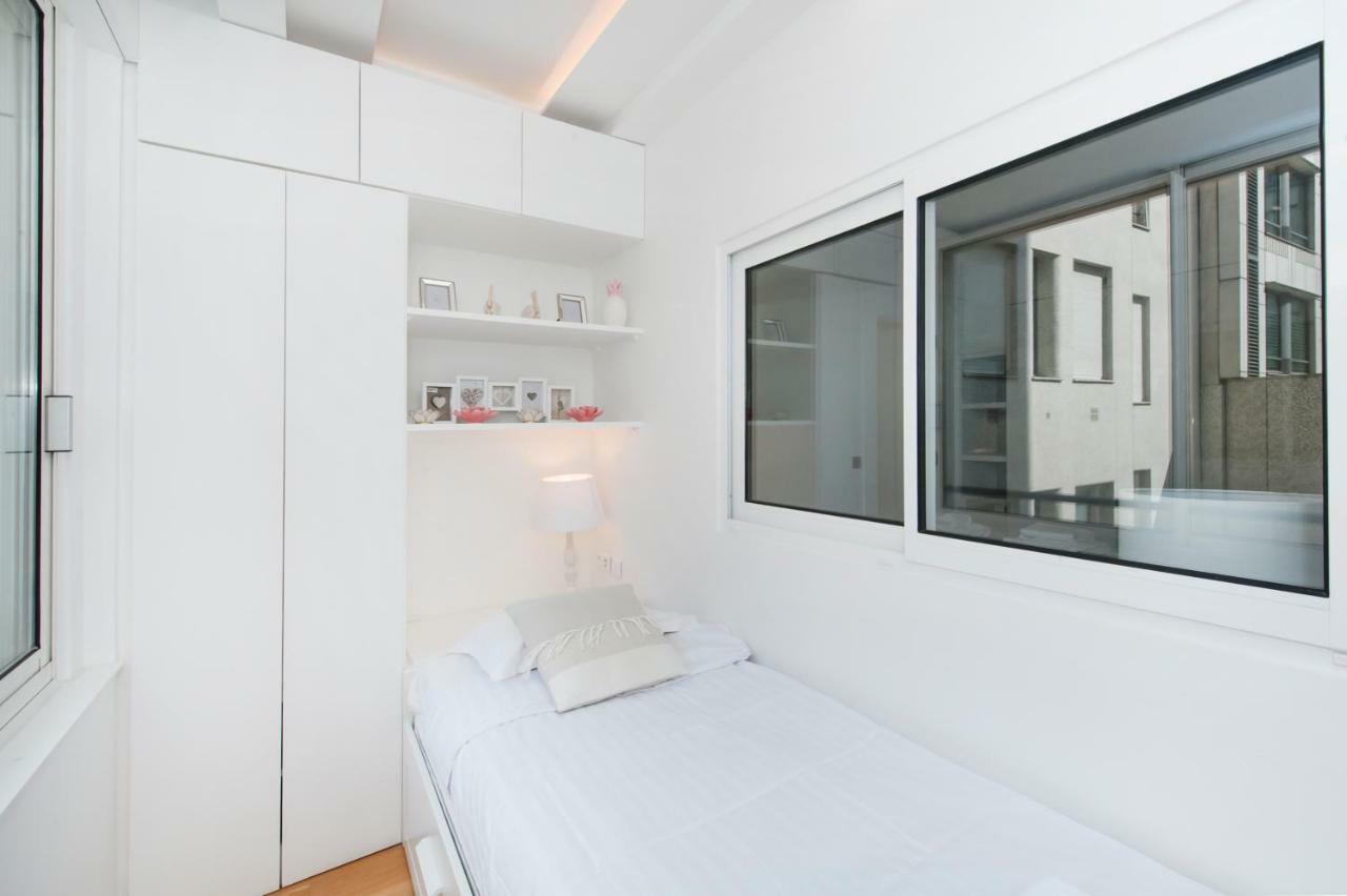 Luxury Montaigne Apartment Париж Экстерьер фото